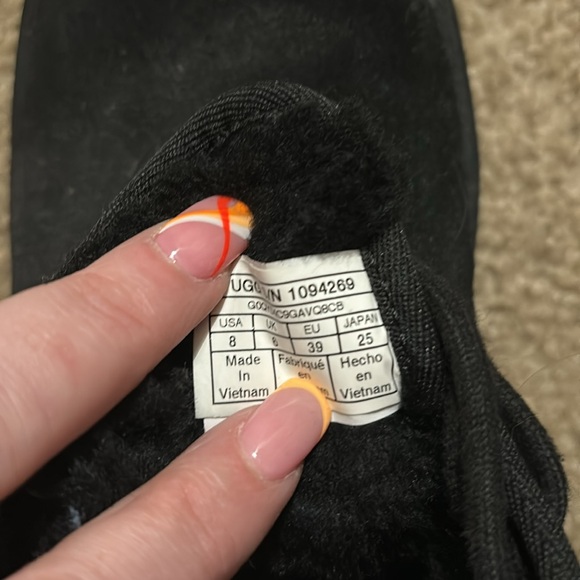 UGG NEUMEL boots Great condition. These are current pictures - Picture 6 of 6